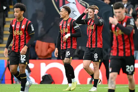 مانشستر سيتي يدخل سباق التعاقد مع جوهرة بورنموث